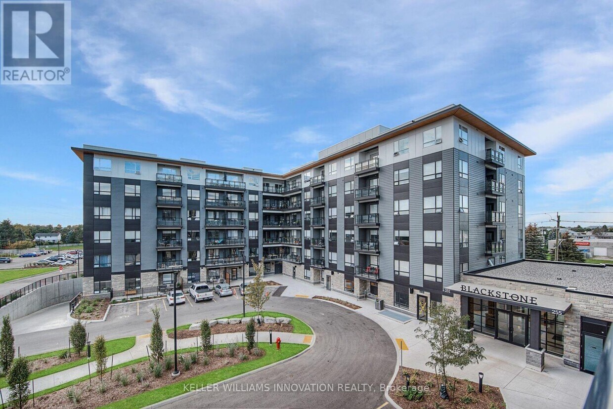 Photo principale - 255-255 Northfield Dr E