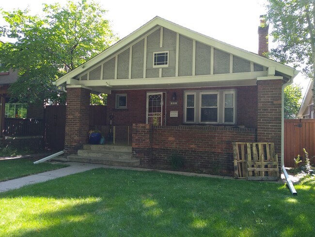 Building Photo - Wash Park 3 Bed Bungalow w/ Fenced Yard an...