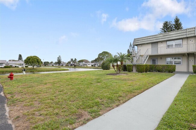 Foto del edificio - 72 Monaco Ct