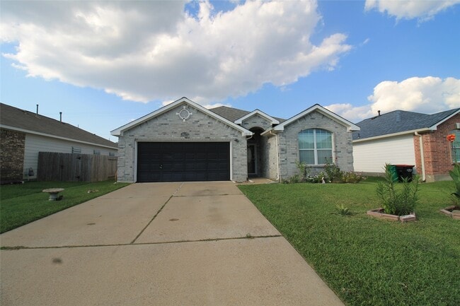 Building Photo - 3827 Dogwood Tr