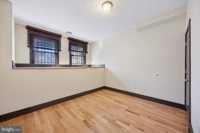 Foto del edificio - 1709 Arlington St