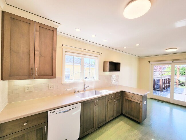 Building Photo - Lovely 2 bedroom house in San Mateo