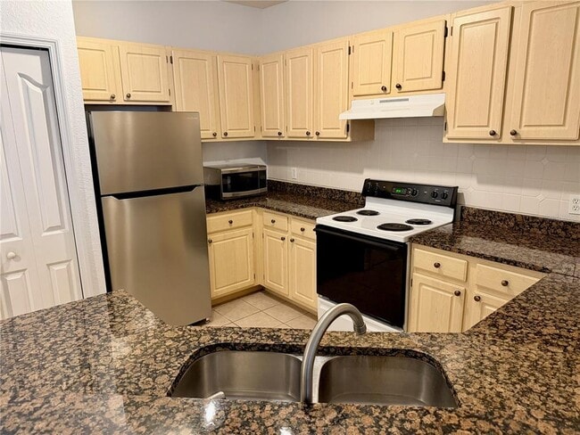 Building Photo - 3011 Legacy Villas Dr