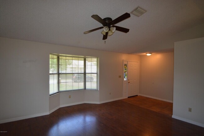 Foto del edificio - 131 Hammock Rd SE