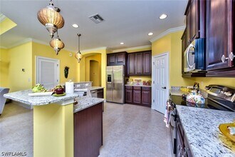 Building Photo - 7815 Bucks Run Dr