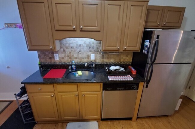 Building Photo - 8 Library St