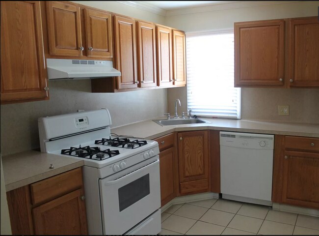 kitchen - 2631 Rittiner Dr