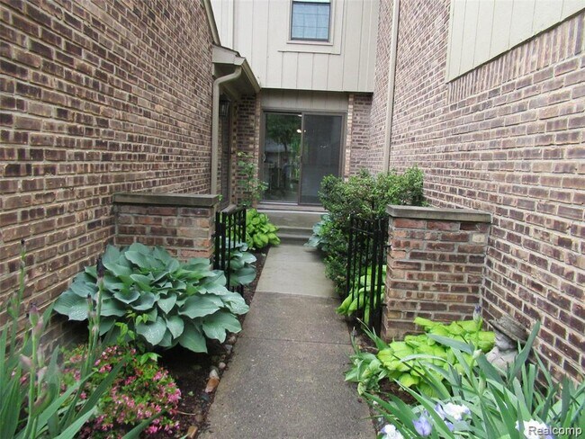 Foto del edificio - 1816 Burning Bush Ct