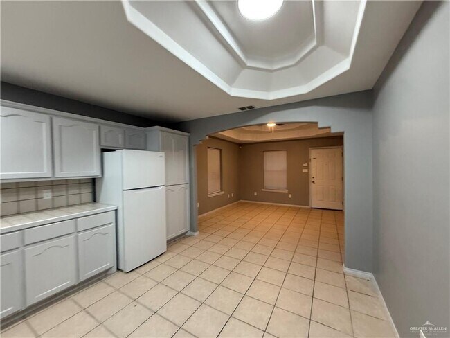 Building Photo - 10 Moonlight Ln