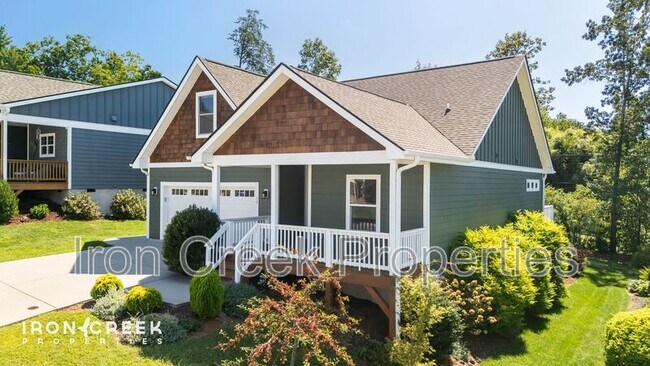 Foto del edificio - 17 Woodbridge Park Dr