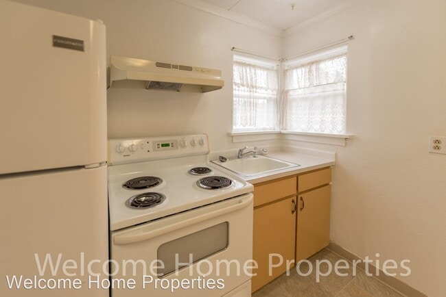 Building Photo - 2 br, 1 bath House - 170 S Wilbur Ave