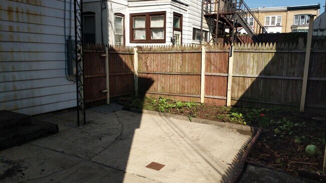 Building Photo - 39 N 15th St
