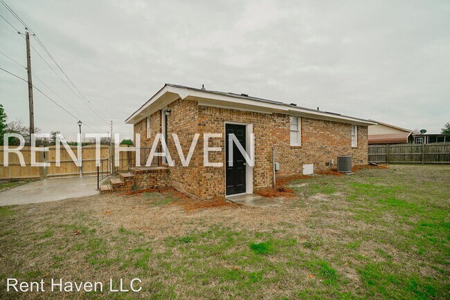 Building Photo - 3 br, 1 bath House - 421 White Horse Road