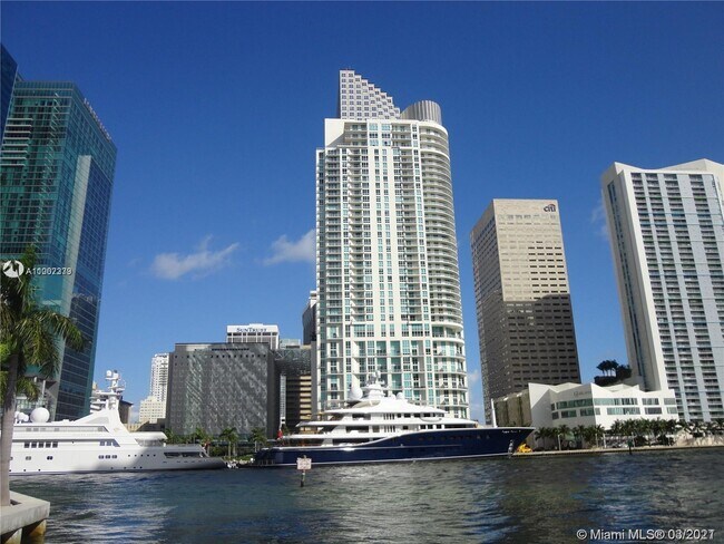 Building Photo - 300 S Biscayne Blvd