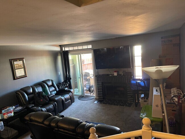 Foto del edificio - Updated 2 Bedroom, 2.5 Bath Condo Includes...