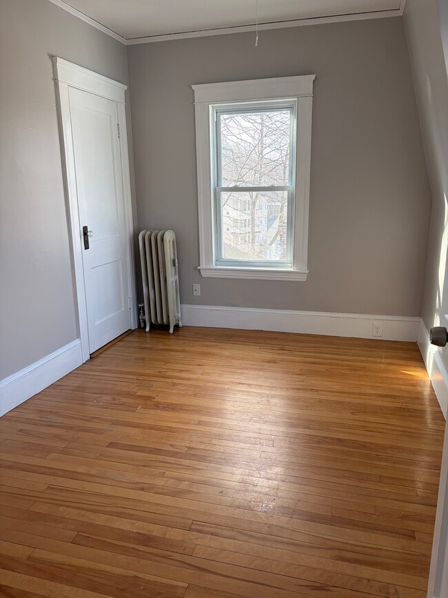 Building Photo - 6 Oliver St