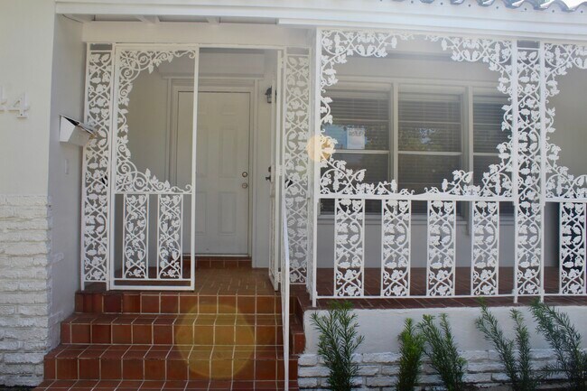 Building Photo - 44 Palermo Ave