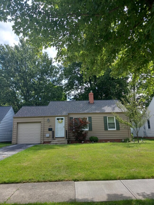 1643 Overbrook Rd, Lyndhurst, OH 44124 House Rental in Lyndhurst, OH