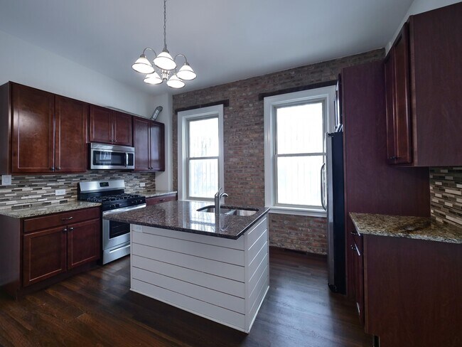 Foto del edificio - 3156 N Central Park Ave