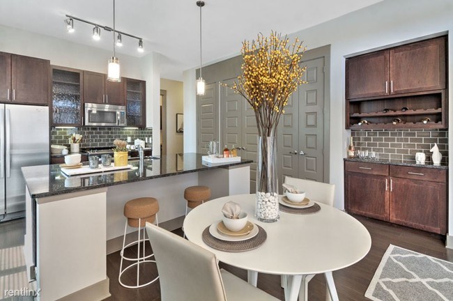 Foto del edificio - 4670 Amesbury Dr