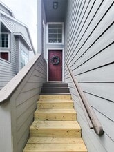 Building Photo - 42 Wineberry Pl