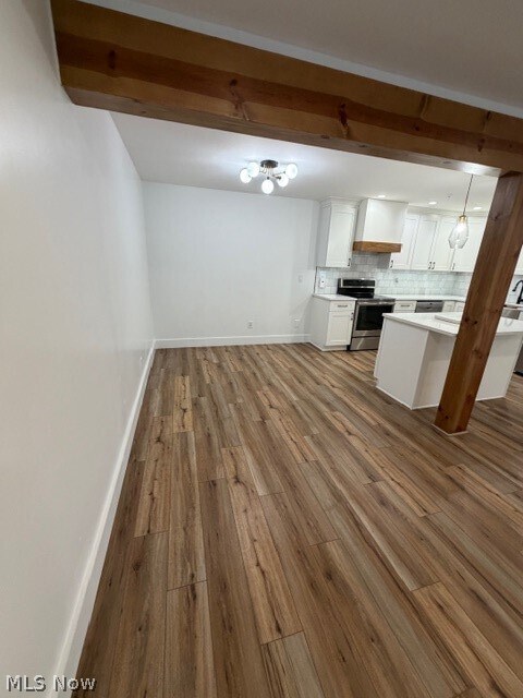 Foto del edificio - 77 Atterbury Blvd