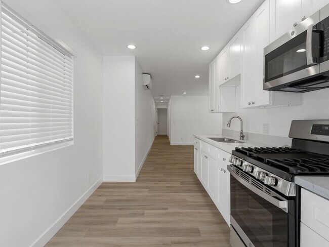 Building Photo - 2049 Cerritos