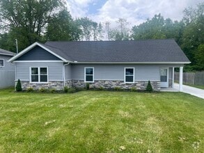 Building Photo - 2064 Beach Dr