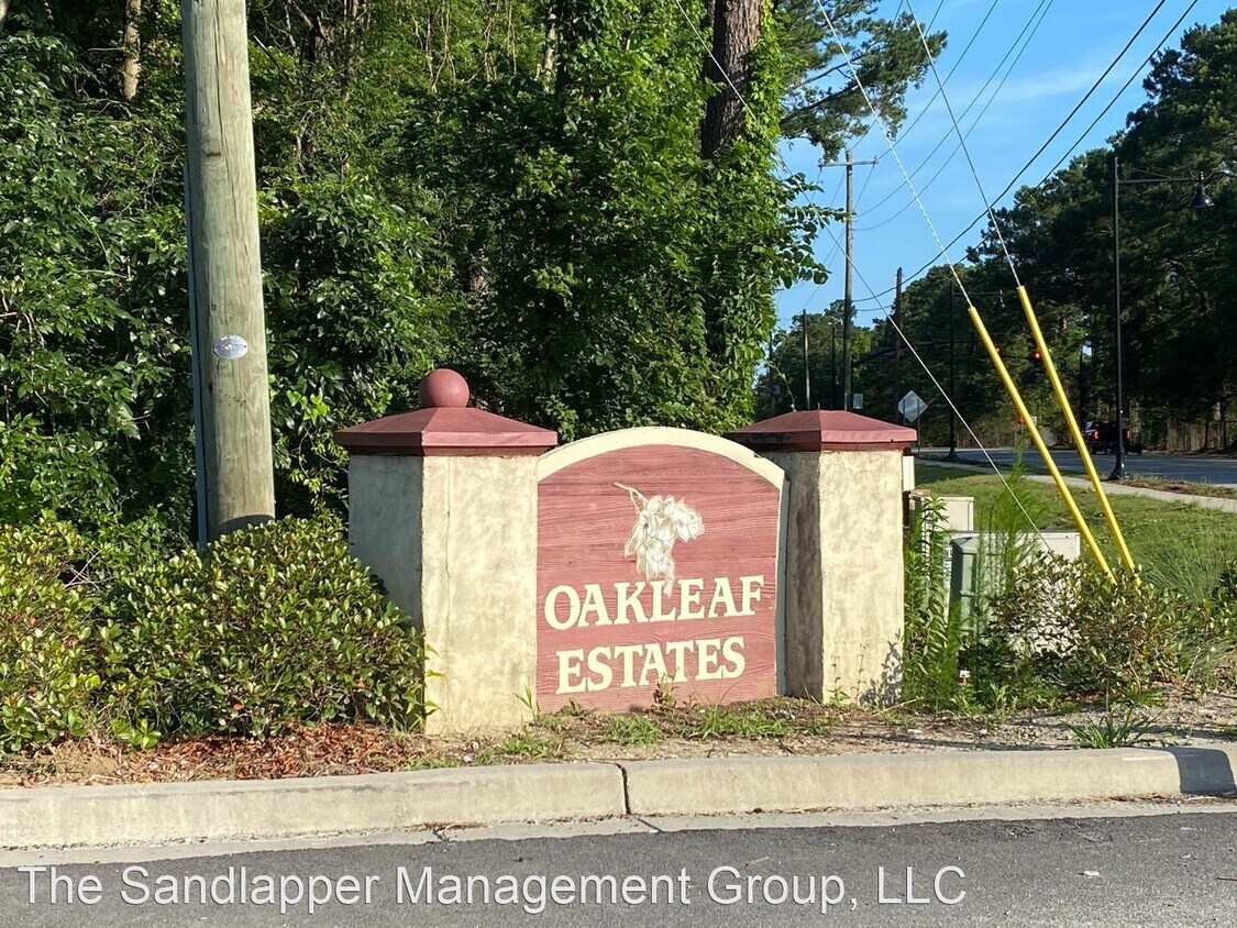 Foto principal - 3 br, 2 bath House - 2705 Oak Leaf Drive