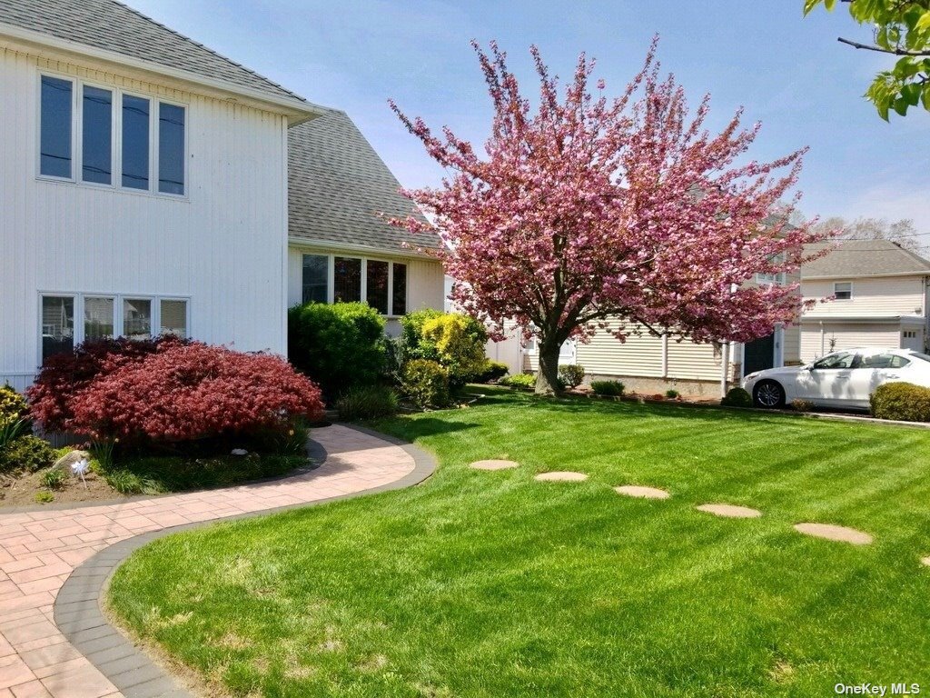 2754 Riverside Ave, Merrick, NY 11566 House Rental in Merrick, NY