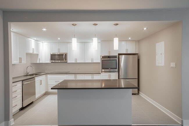 Building Photo - 3468 Rue Drummond