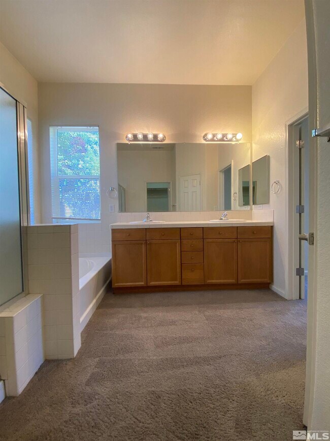 Foto del edificio - 9625 Glen Ridge Dr