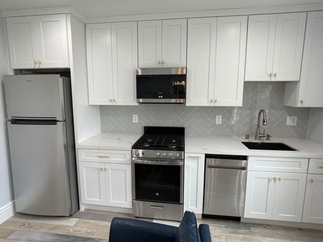Building Photo - Newer 1 Bedroom/1 Bath ADU in Long Beach