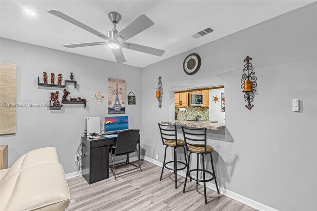 Foto del edificio - 720 NW 105th Terrace