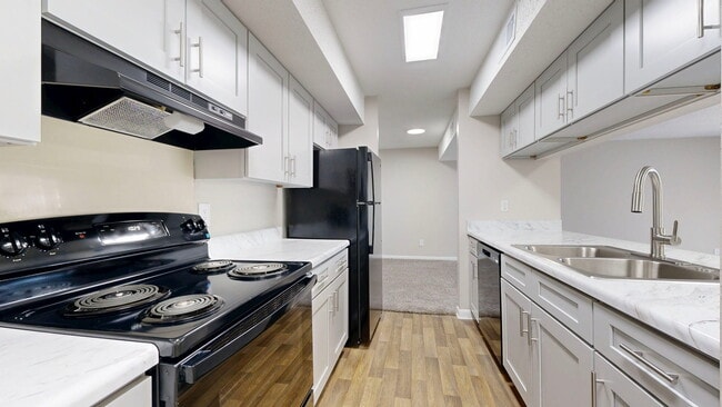 Interior Photo - Brookridge