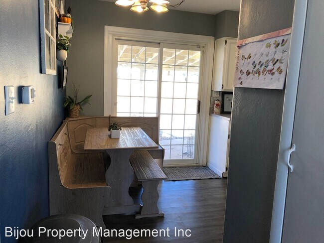 Foto del edificio - 3 br, 3 bath House - 800 Dean Dr.