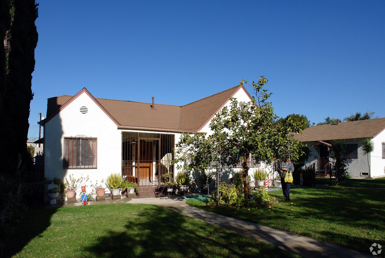 Foto principal - 133-139 E Spruce Ave