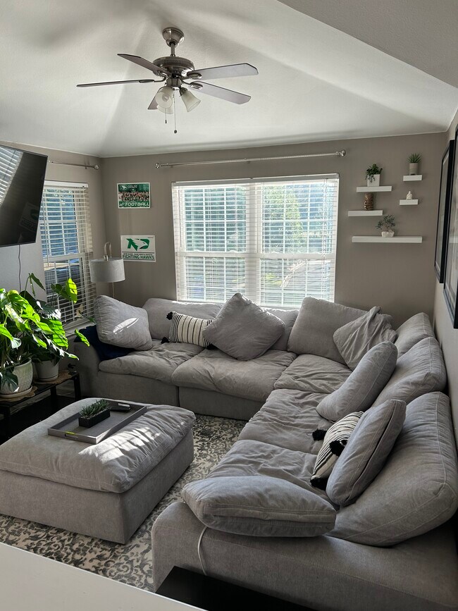 Living room - 12770 Ironstone Way