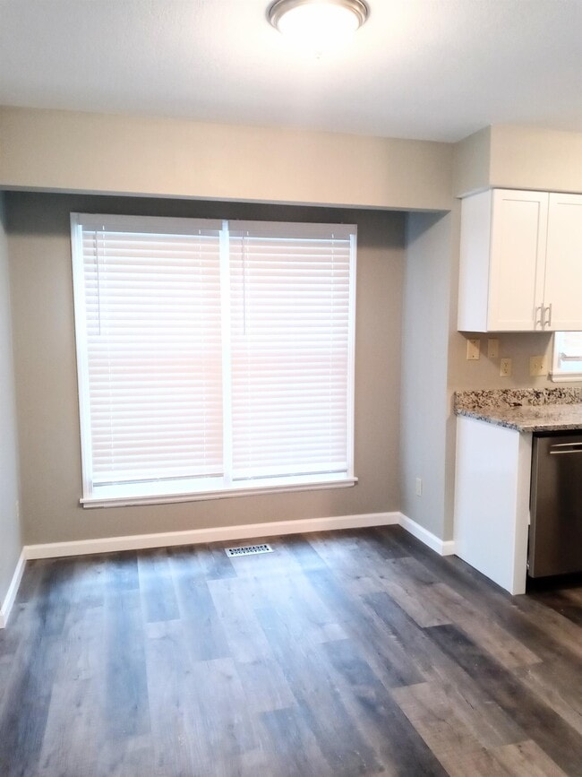 Building Photo - 3614 SW Skyline Pkwy