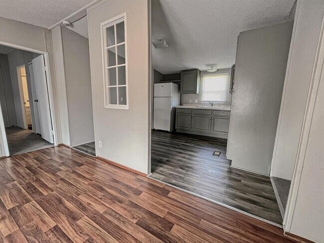 Foto del edificio - 4636 Rainbow Ln