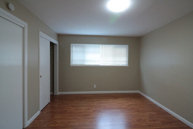 Building Photo - 77 N Ellsworth Ave