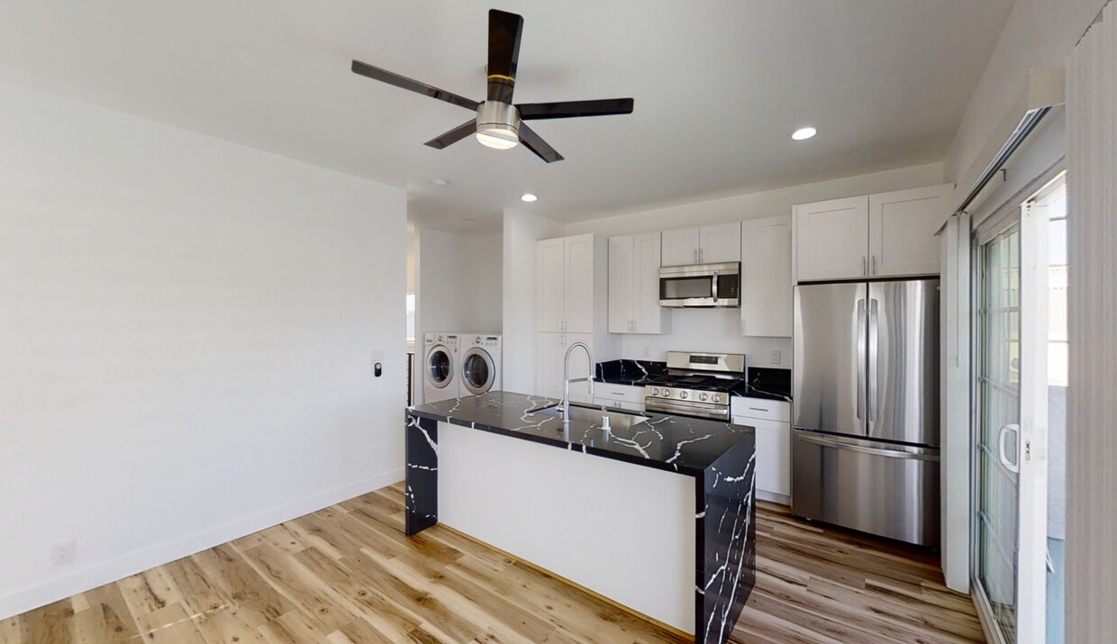 Primary Photo - 5071-5073 55th St