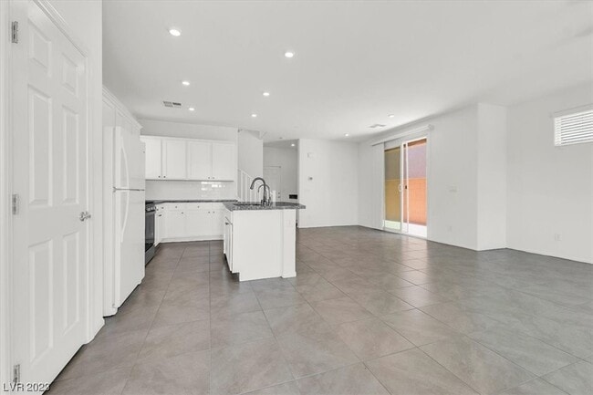 Building Photo - 10615 Sariah Skye Ave