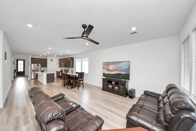 Foto del edificio - 21719 Flannel Bush Ln