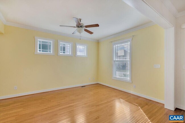 Foto del edificio - 8155 W End Dr