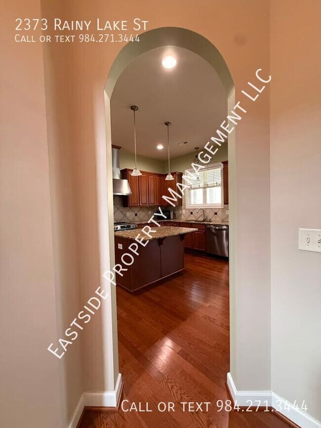 Foto del edificio - 2373 Rainy Lake St