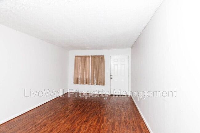 Building Photo - 8017 1st Ave S