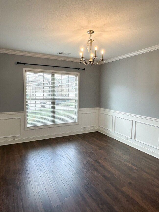 Foto del edificio - Stunning 5 bedroom 3.5 bath home in the highly desirable Rocky Hill area