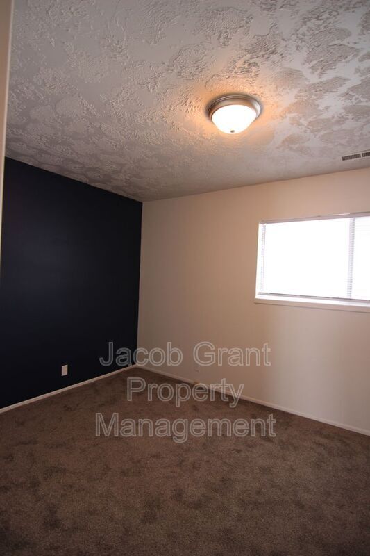 Foto del edificio - 1474 Falcon Dr