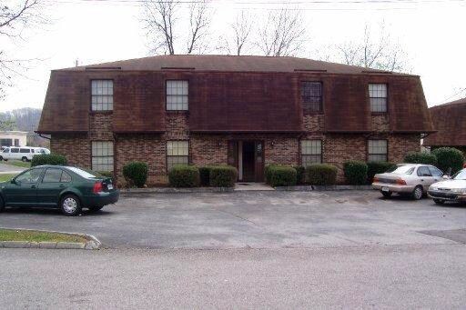 Primary Photo - 10400 Victoria Dr